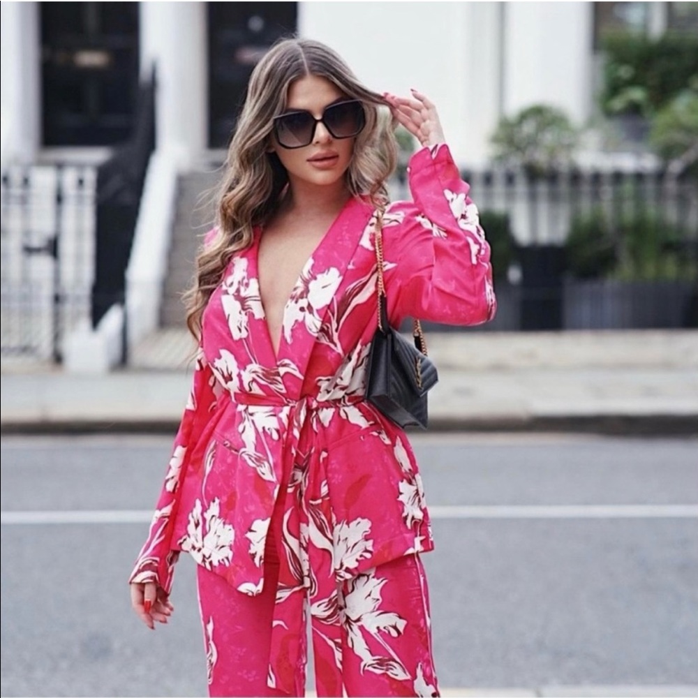 NWT Zara 2-Piece Printed Blazer With Belt and Matching Pants